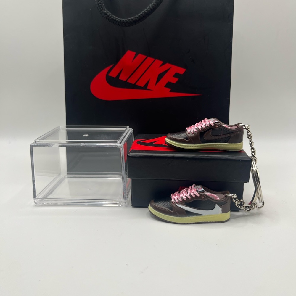 Nike x Travis Scott Low Mocha Mini Keychain Set w/ box, bag, and display case